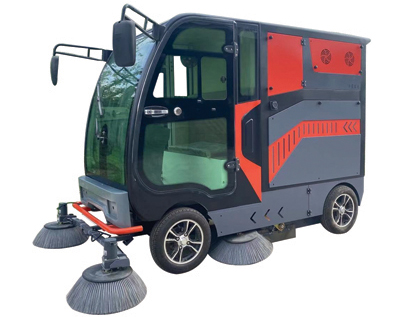 D-2400四轮扫地车